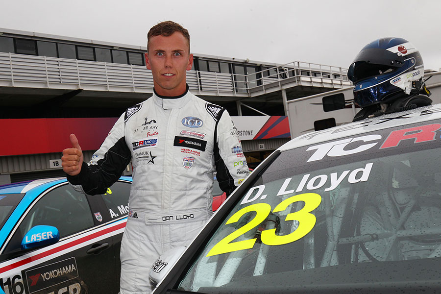 Daniel Lloyd claims last-gasp pole at Silverstone