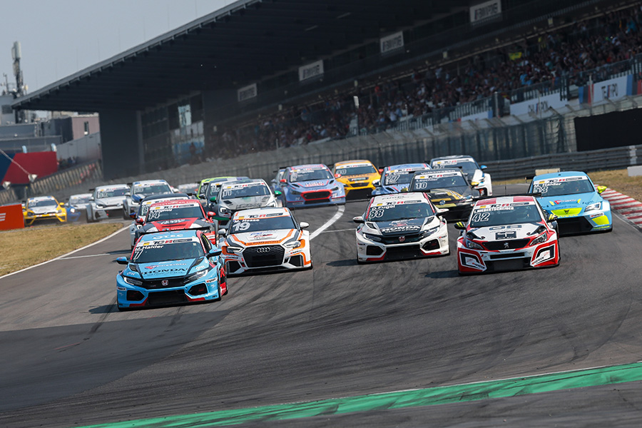 TCR Germany’s title fight resumes at Zandvoort