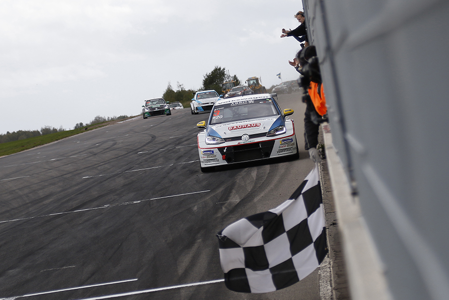 Kristoffersson is back on top of the standings