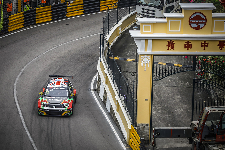 Huff steals Macau Race 1 pole from Guerrieri