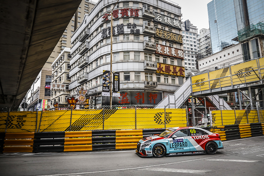 Vernay wins Macau Race 1 from Muller and Huff