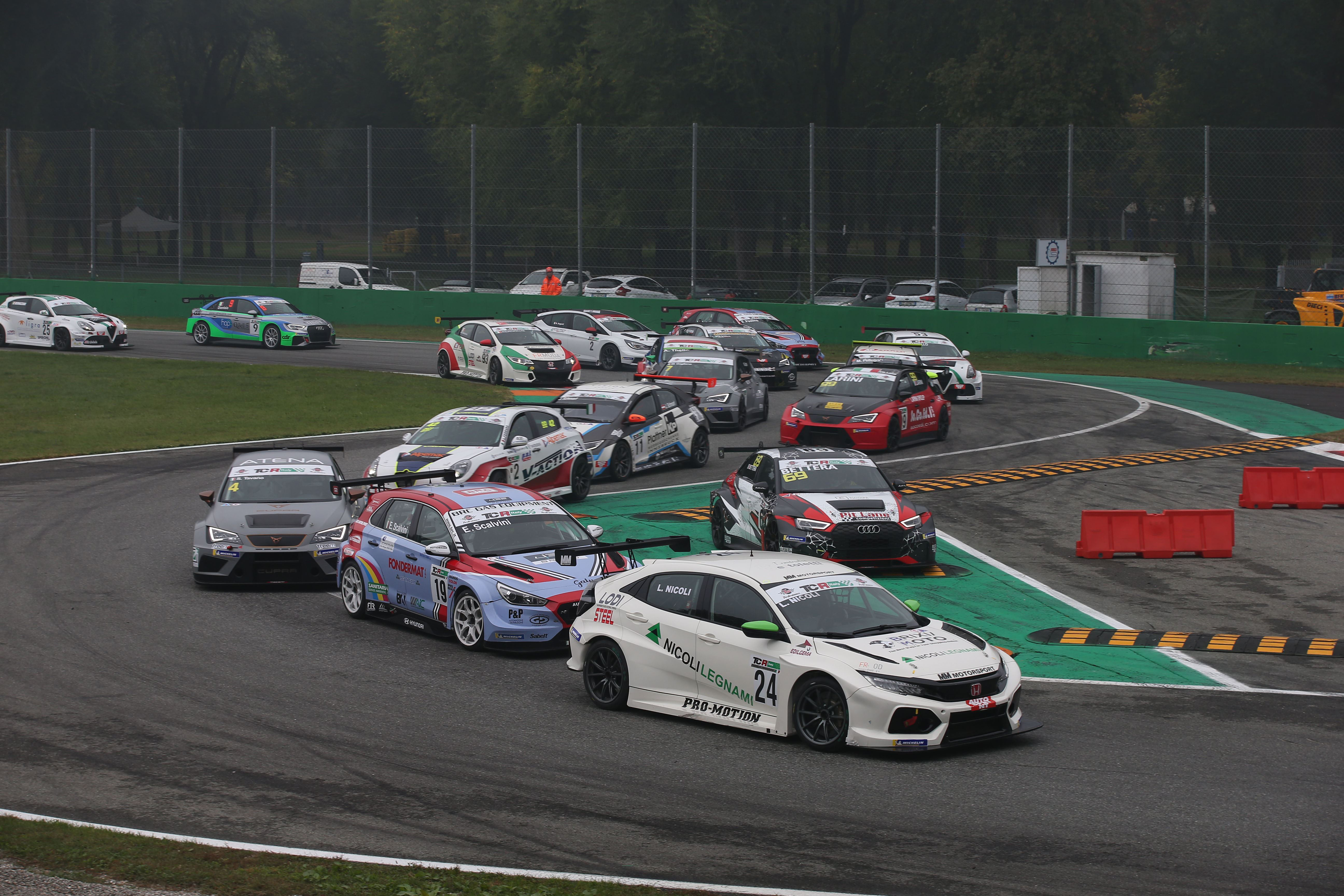 The TCR Italy’s 2019 calendar was unveiled