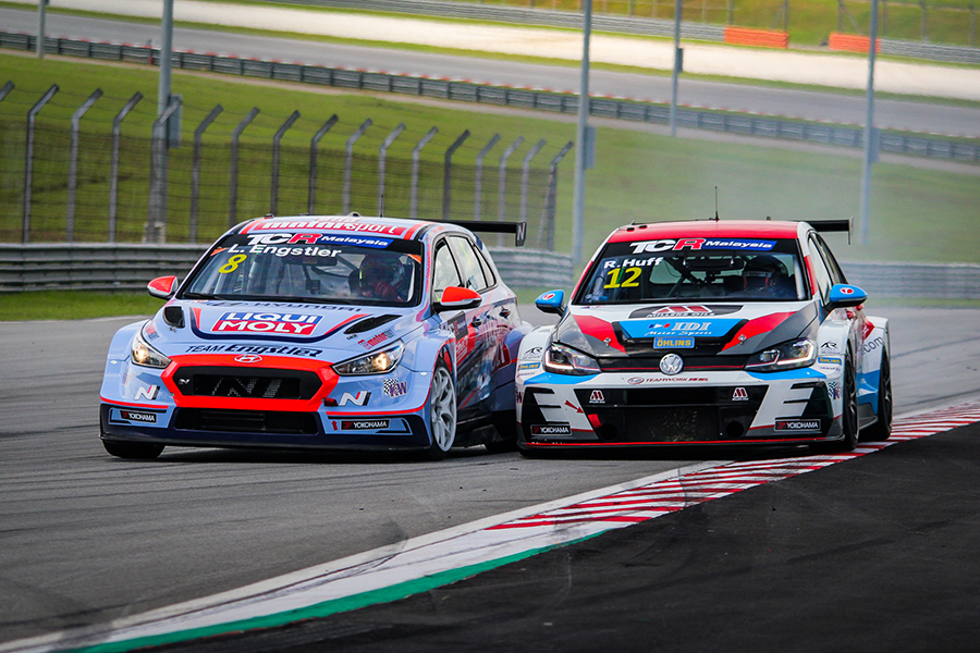 Engstler beats Huff in TCR Malaysia Race 1