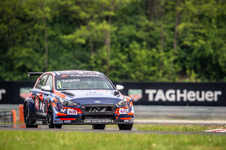 Tarquini and Michelisz respond with a 1-2 for Hyundai
