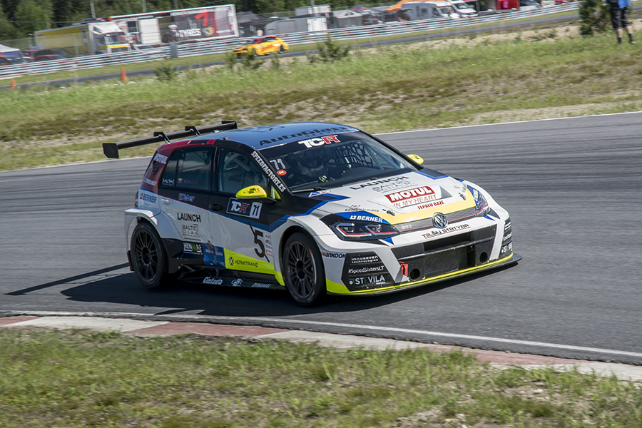 Julius Adomavičius takes comfortable win in Pärnu Race 1