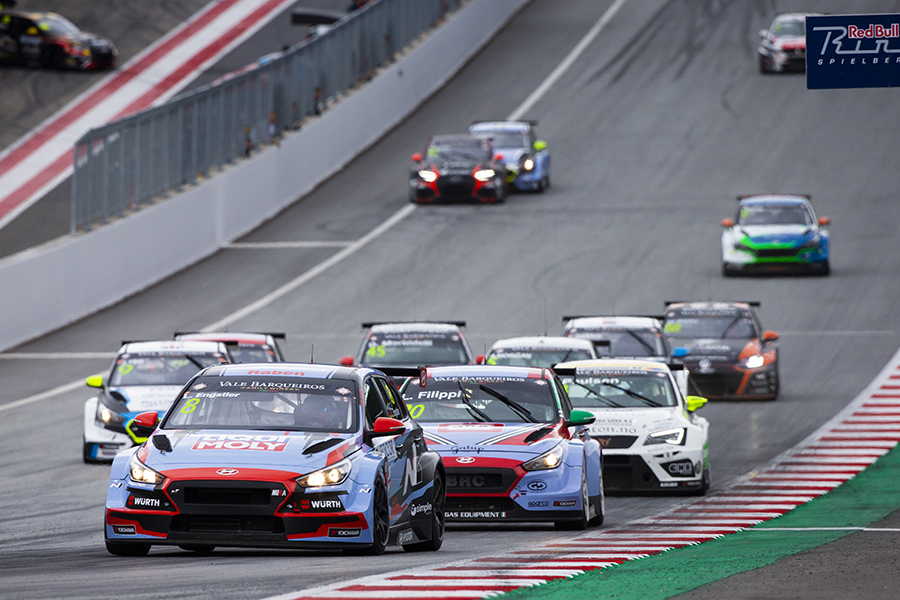 Luca Engstler emerges victorious in a chaotic Race 2