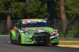 Enrico Bettera leads from lights to flag at Imola