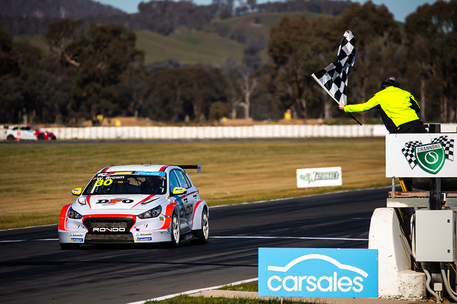 Will Brown dominates Winton’s second race