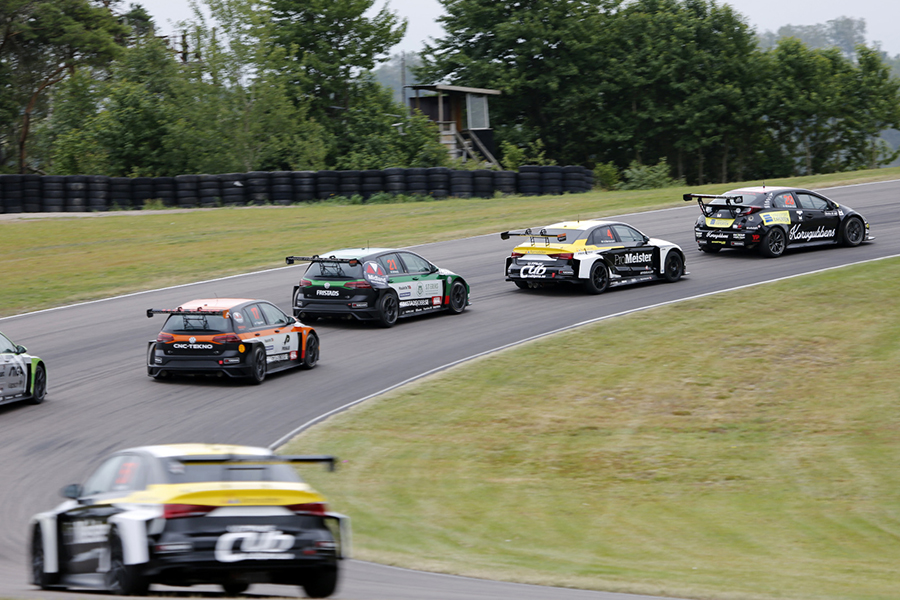 The TCR Scandinavia title fight resumes in Denmark