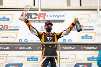 Mikel Azcona guest star at Imola in TCR Italy finale