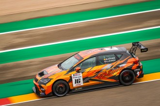 Leonov clinches the title in the TCR class of CER