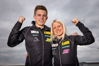 The Bäckmans move to WTCR with two Hyundai Elantra cars
