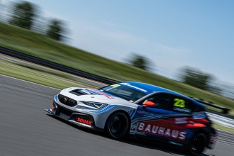 Magnussen completes a hat-trick in TCR Denmark’s opening