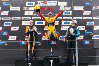 Tom Coronel wins TCR Europe Race 1 on his home ground