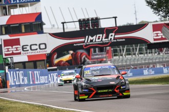 Kevin Ceccon wins at Imola as Azcona drops out