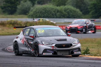 Wittke wins Brno Race 1 as the title fight goes down to the wire