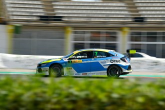 At Valencia, Mike Halder scores yet another win in TCR Spain