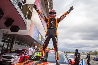 Victory in Race 1 gives Mikel Azcona a second TCR Europe title