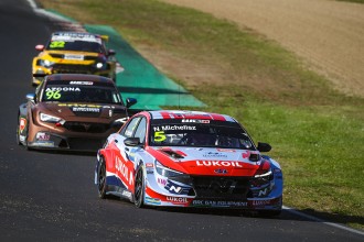 Norbert Michelisz wins again in WTCR after two years