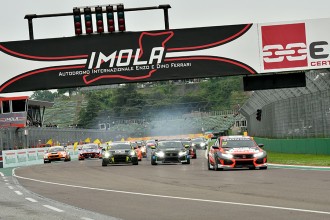 A record field at Imola for TCR Italy season opener 