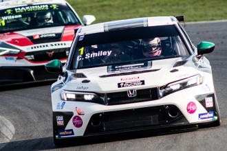 A test in the new Honda Civic TCR for the Civic Cup champion