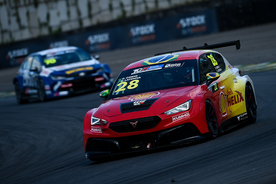May 1, 2022, Sao Paulo, Sao Paulo, Brasil: Motorsport: FIA/TCR South  America Endurance Stage at Interlagos. May 1, 2022, Sao Paulo, Brazil:  Drivers and teams race for the Endurance stage of TCR
