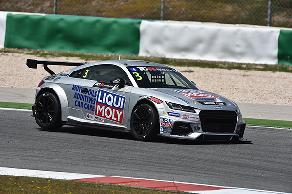 Audi TT sets the fastest lap in Portuguese test