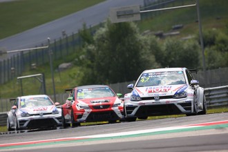 Race 2 – Rosell scores maiden win for Volkswagen