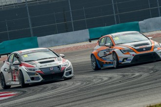 Descombes won twice in TCR Asia at Sepang