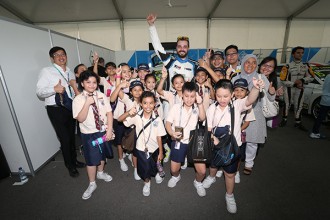 Minister of Trade and a hundred children visit TCR paddock