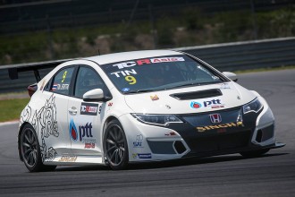 Tin Sritrai claims pole in TCR Asia opening