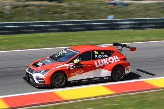 Practice 1 – Pepe Oriola chased by four Honda cars