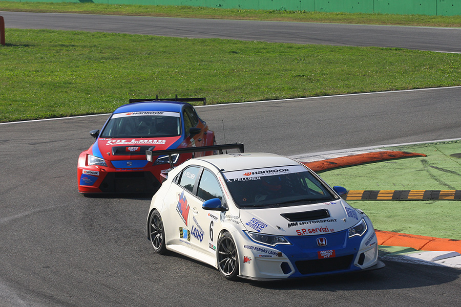 TCR Italy – Pellinen and Bettera share honours