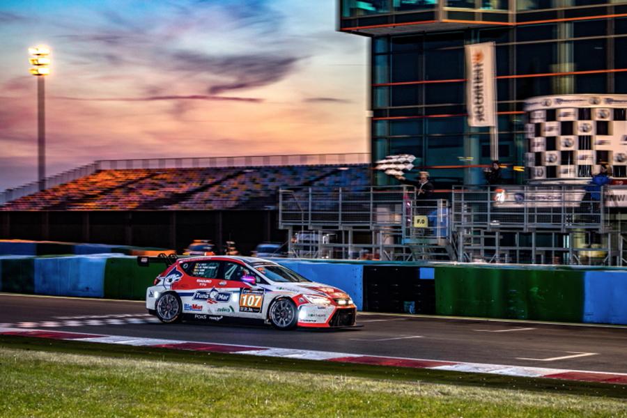 SEAT cars fill podium in 12H Magny-Cours