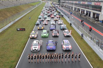 60 cars on the grid for the TCR family photo