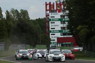 Nearly thirty entries for TCR Italy opening at Imola