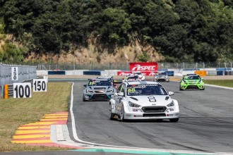 Yvan Muller wins Race 2 and retakes points lead