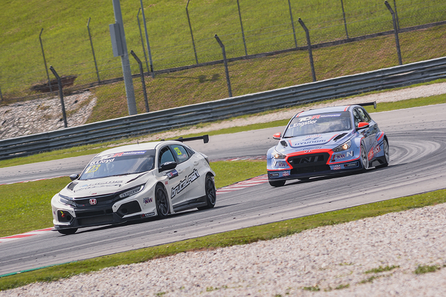 Lloyd and Engstler to fight for TCR Malaysia title