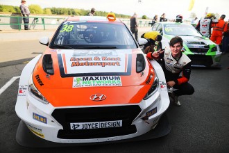 Lewis Kent is aiming for the TCR UK title