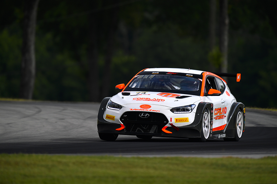 Maxson takes lights-to-flag win in Race 1 at VIR