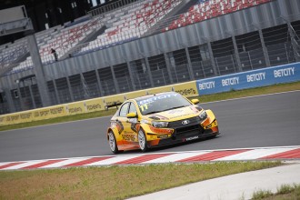 Ladygin wins pole position in TCR Russia at Igora Drive