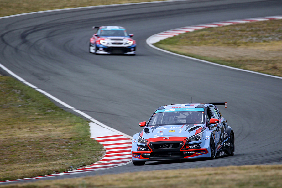 TCR Eastern Europe begins with victory for Borkovič