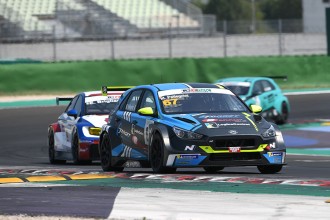 Pellegrini defends his lead in TCR Italy at Imola