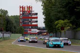 Five drivers within 22 points on top of TCR Italy