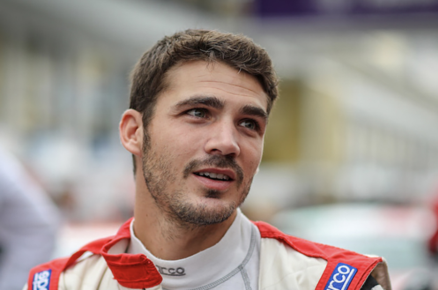 Comte replaces Young in the Vuković Motorsport Renault