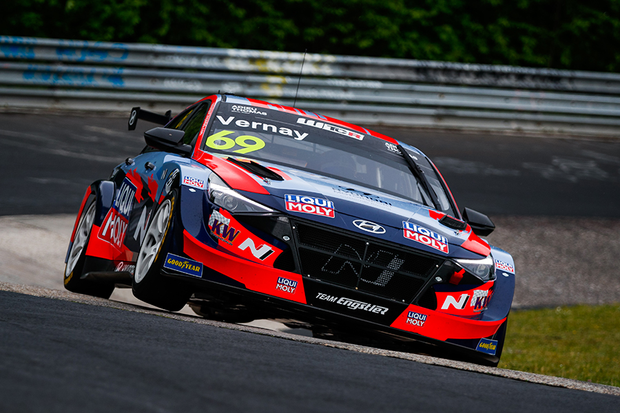 Vernay leads dominant Hyundai 1-2 in Germany Race 2