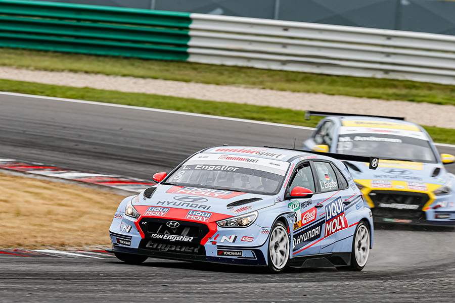 Engstler encores in TCR Germany’s second race at the Lausiztring