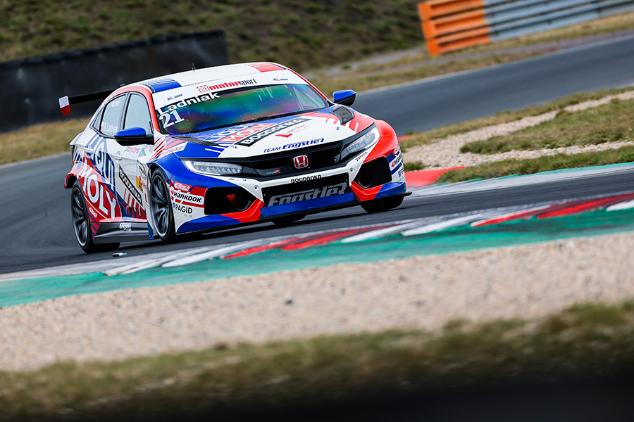 Changeable weather in Oschersleben for TCR Germany test