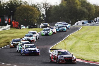 Chris Smiley and Jessica Hawkins win in TCR UK opener