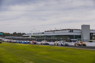 WSC and Motorsport Australia extend TCR rights